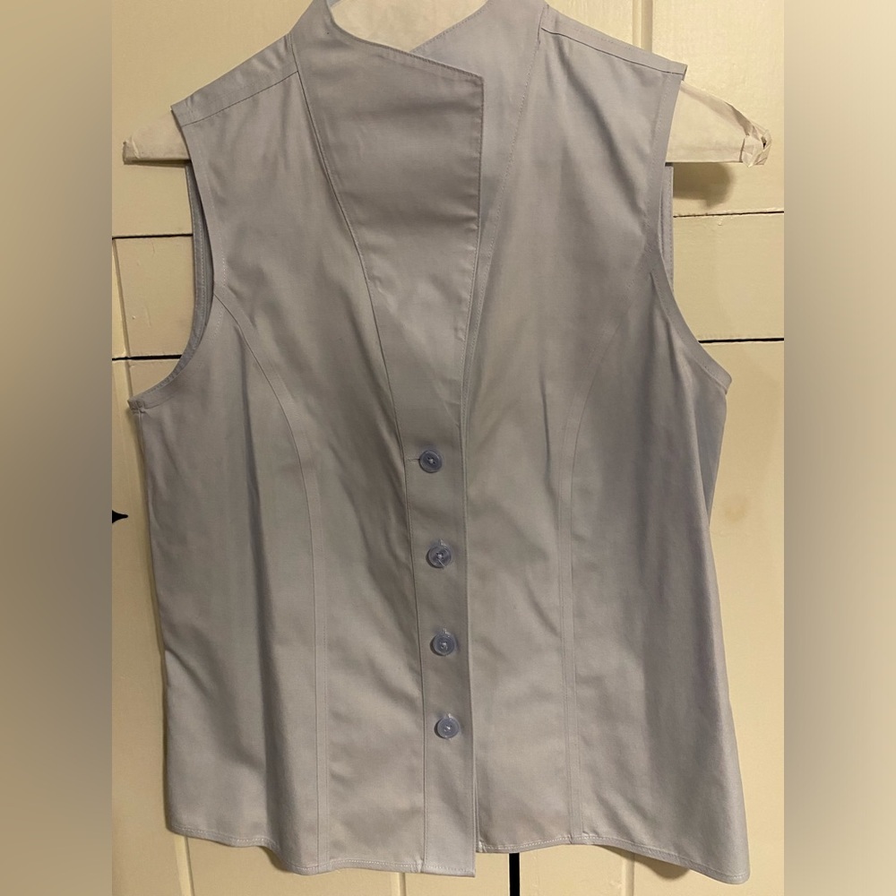 Pale blue vest style top by Jones of New York, Platinum Collection. Size 6.